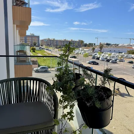 Bunksy Flat Delmar Waterfront Living By Junto Ao Mar Lejlighed Olhão