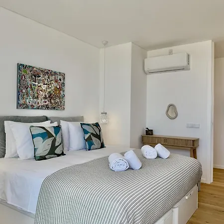 Bunksy Flat Delmar Waterfront Living By Junto Ao Mar