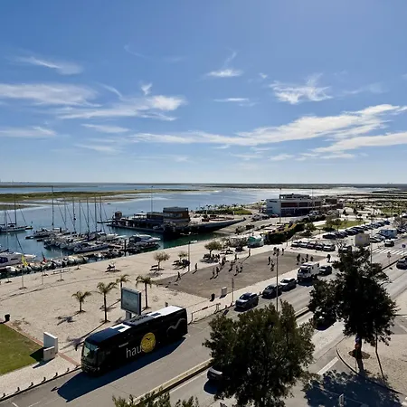 Bunksy Flat Delmar Waterfront Living By Junto Ao Mar アパート